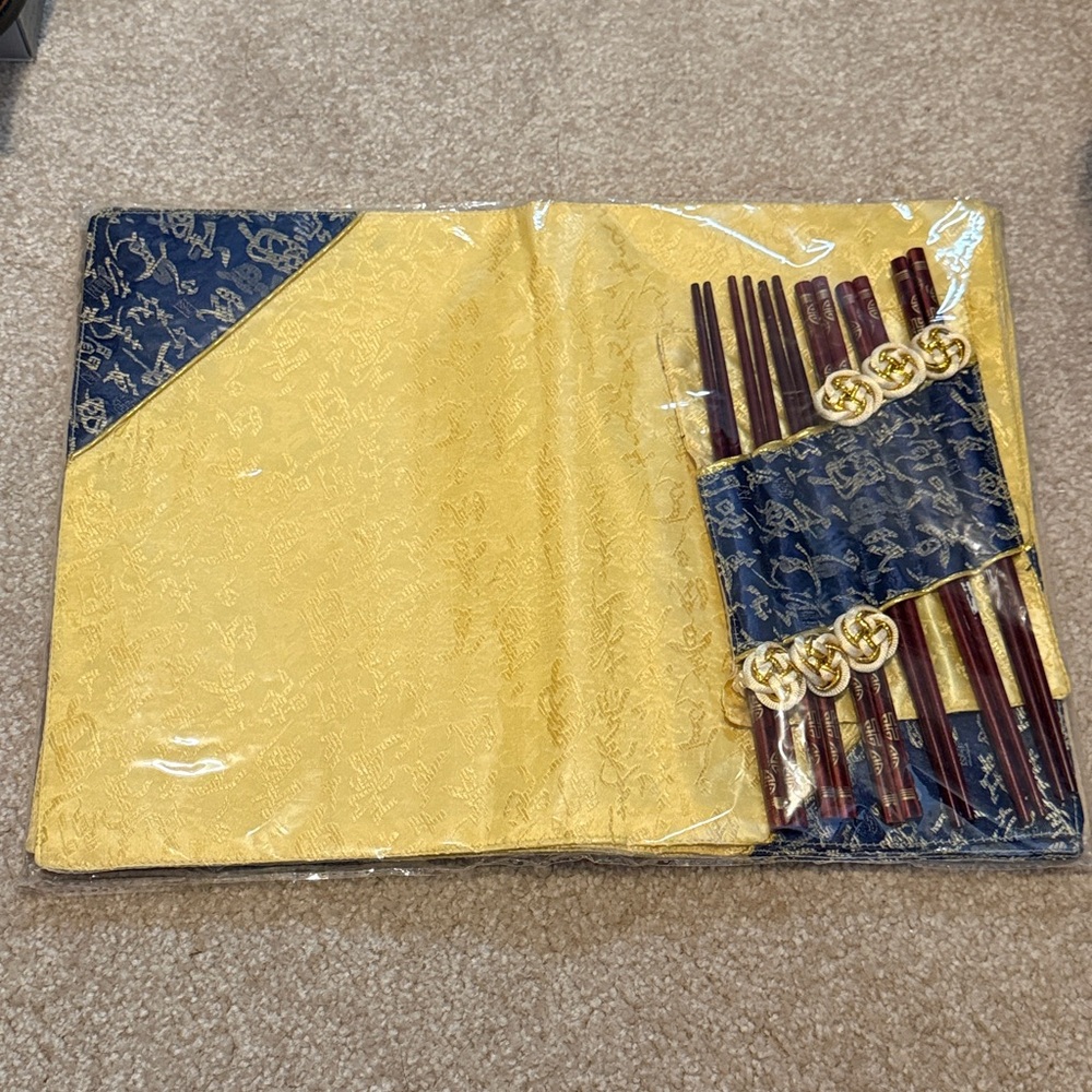 Place settings Blue and Gold (Placemat and chopsticks) - Set of 6